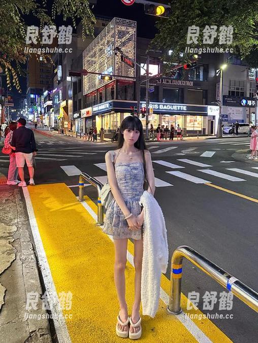收藏166fun，掌握最火吃瓜热点，乐趣无穷