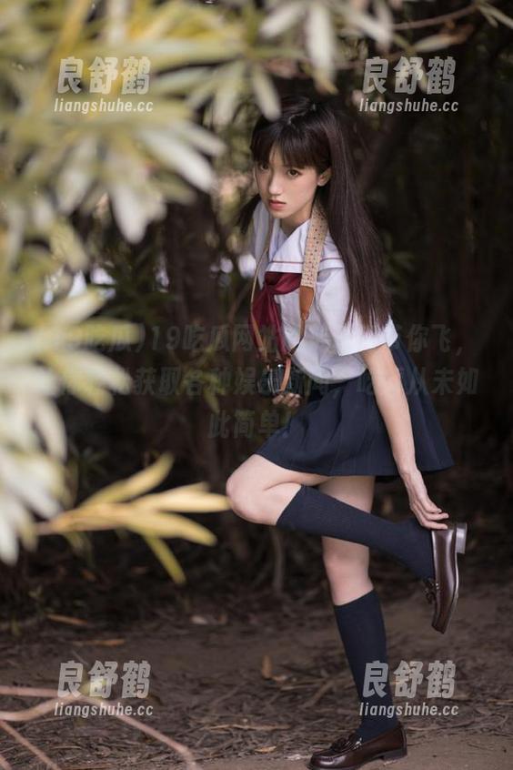 19吃瓜网站的传送门带你飞，让你轻松获取各种娱乐新闻，吃瓜从未如此简单！