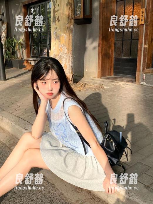 51吃瓜网下载网页端与APP区别分析
