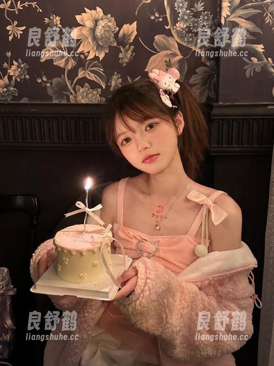 吃瓜新时代！在tttzzz18.su黑料入口苹果版观看精彩纷呈内容！