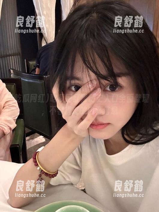 吃瓜网红 吃瓜网红黑历史入口全面整理,不容错过的内幕信息