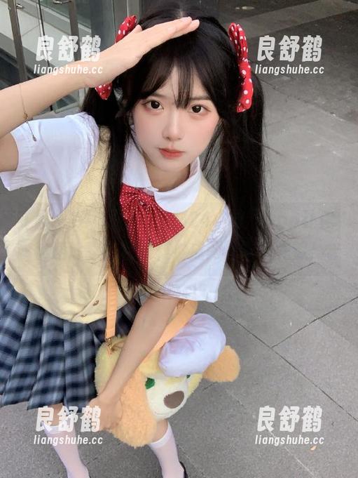 黑料24小时 “黑料24小时”app让你快速追踪最新黑料,成网络吃瓜先锋!