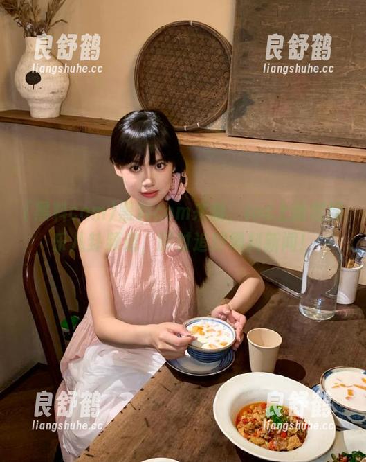 黑料com来袭，ios上新增娱乐八卦频道，即时追踪黑料新闻！