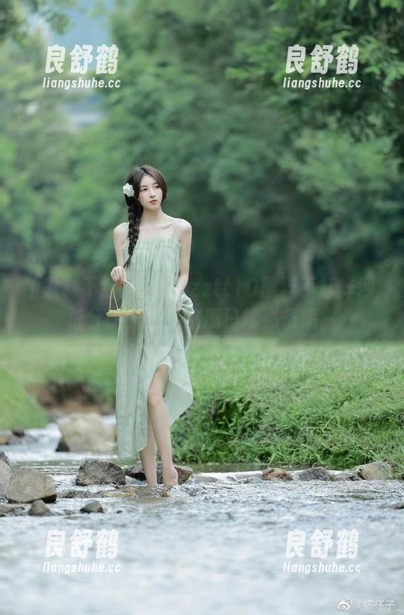 最新zztt10黑料不打烊网址分享，少女追瓜日常必备哦～