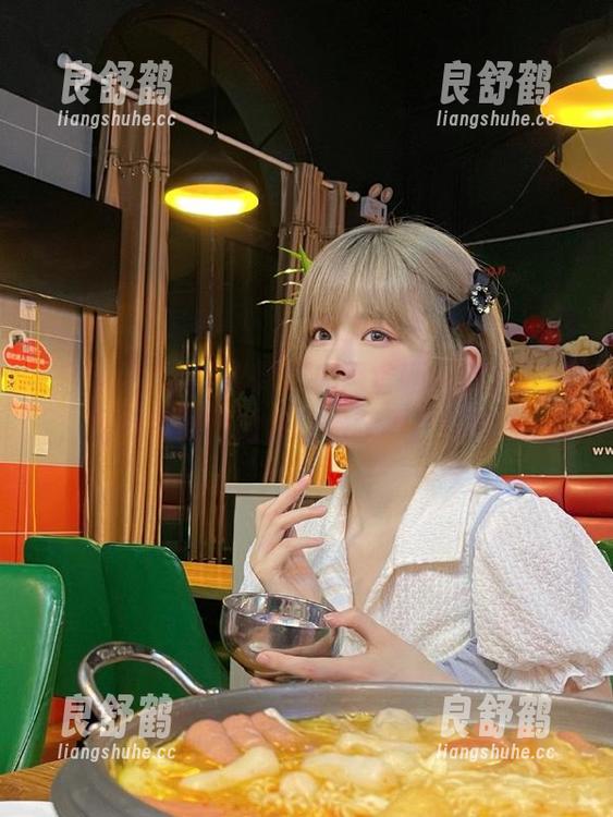 黑料吃瓜网官网入口大揭秘，免费传送门助你轻松获取热门消息！