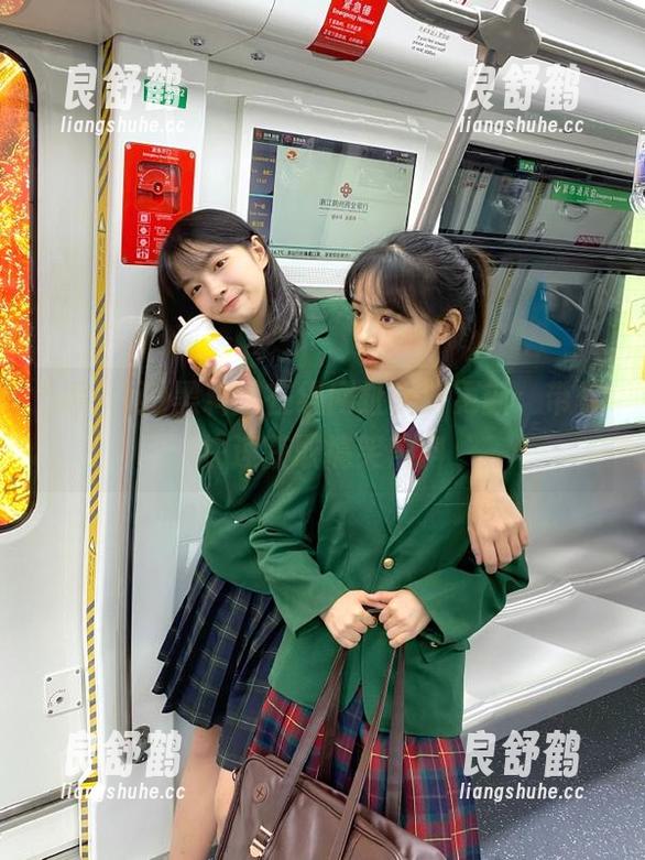 黑料网在线网址实时更新，带你快速获取搞笑黑料