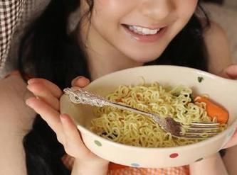 黑网料网站发展的轨迹：如何成为吃瓜族的聚集地